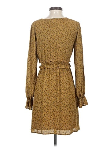 Le Lis Casual Dress (view 2)
