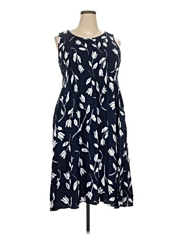 Croft & Barrow Casual Dress (view 1)