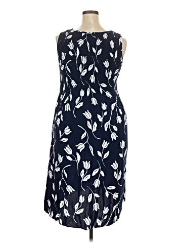 Croft & Barrow Casual Dress (view 2)