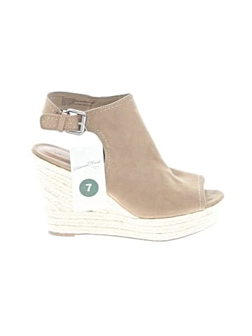 Universal Thread Wedges (view 1)