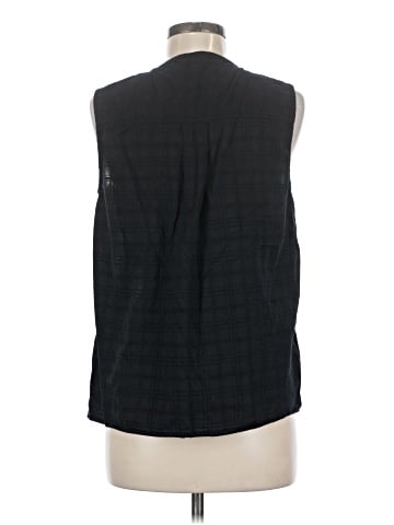 Gap Sleeveless Button-Down Shirt (view 2)