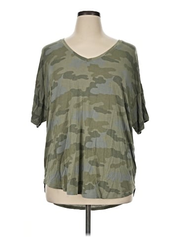 American Eagle Outfitters Short Sleeve T-Shirt (view 1)