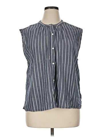Old Navy Sleeveless Button-Down Shirt (view 1)