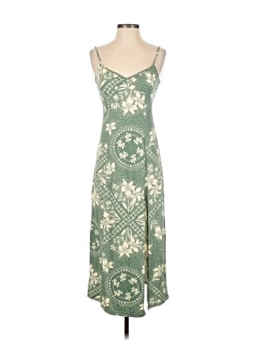 Urban Outfitters Casual Dress (view 1)