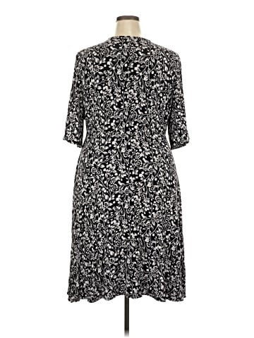 Old Navy Casual Dress (view 2)