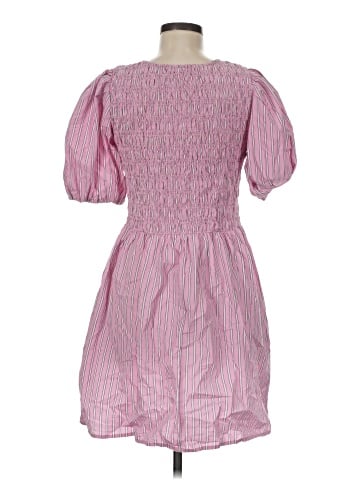 Old Navy Casual Dress (view 2)