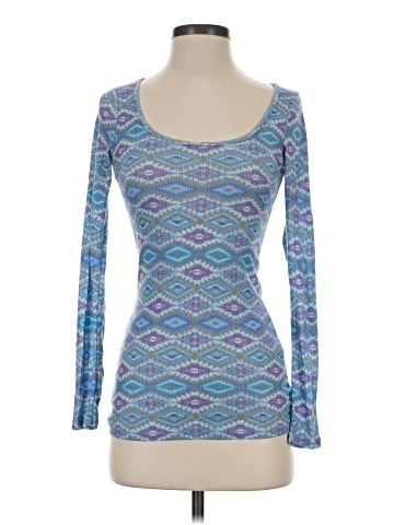 Kirra Long Sleeve T-Shirt (view 1)