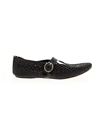 Universal Thread Flats (view 1)