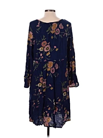 Old Navy Casual Dress (view 2)