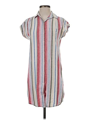 Old Navy Short Sleeve Button-Down Shirt (view 1)