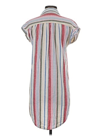 Old Navy Short Sleeve Button-Down Shirt (view 2)