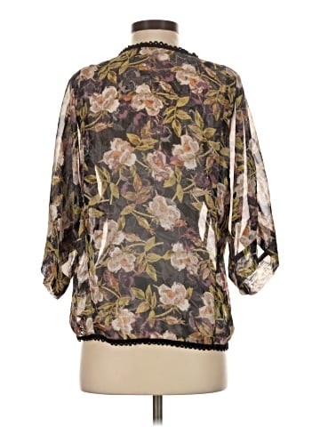 Lily White Kimono (view 2)