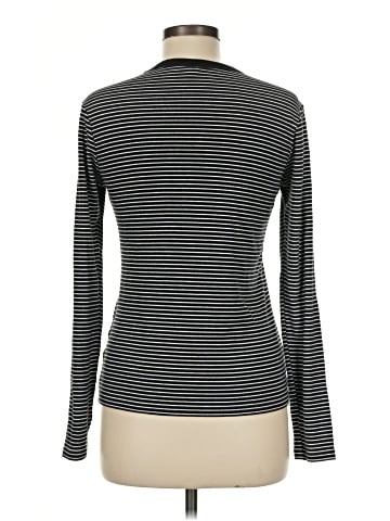 Uniqlo Turtleneck Sweater (view 2)