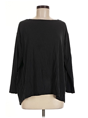 Lululemon Athletica 3/4 Sleeve T-Shirt (view 1)