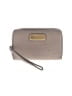 Marc by Marc Jacobs Gray Wristlet One size - photo 1