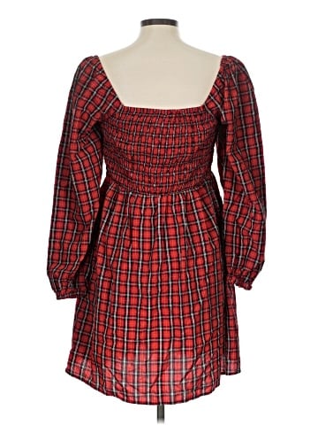 Old Navy Casual Dress (view 2)