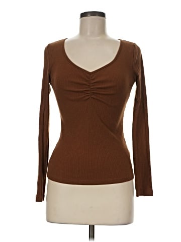 Old Navy Long Sleeve T-Shirt (view 1)
