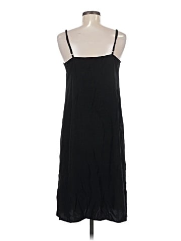 Urban Outfitters Casual Dress (view 2)