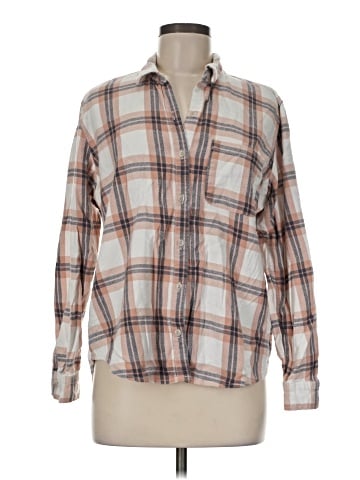 Universal Thread Long Sleeve Button-Down Shirt (view 1)