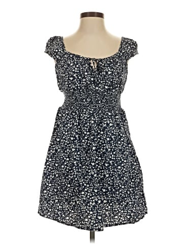 Old Navy Casual Dress (view 1)