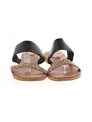 Universal Thread Sandals (view 2)
