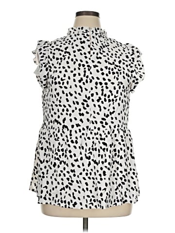 Angashion Sleeveless Blouse (view 1)