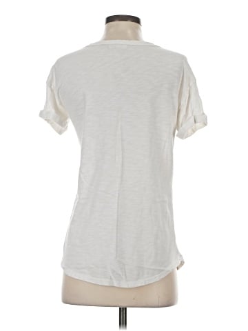 Maurices Short Sleeve T-Shirt (view 2)