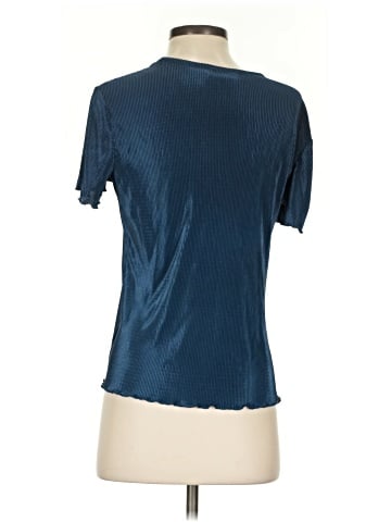 Jaclyn Smith Short Sleeve T-Shirt (view 2)