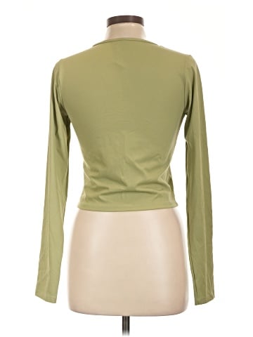 PrettyLittleThing Long Sleeve T-Shirt (view 2)
