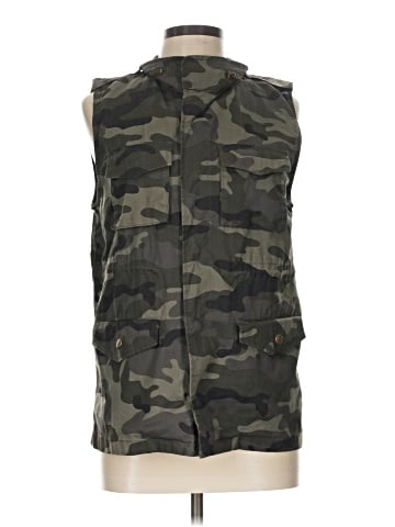 Love Tree Sleeveless Button-Down Shirt (view 1)