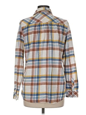 Croft & Barrow Long Sleeve Button-Down Shirt (view 2)