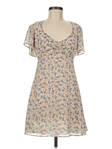 Urban Outfitters Casual Dress (view 1)