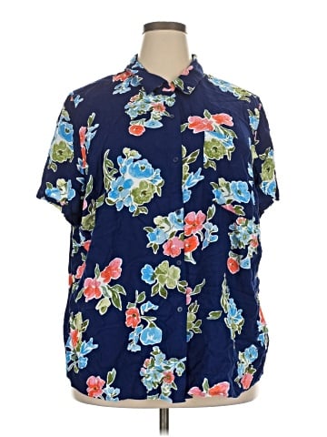 Croft & Barrow Short Sleeve Button-Down Shirt (view 1)