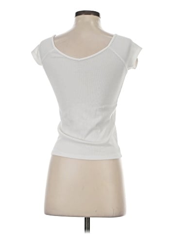 American Eagle Outfitters Sleeveless T-Shirt (view 2)