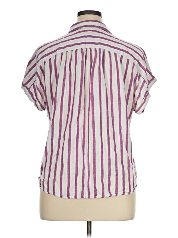Ava & Viv Short Sleeve Button-Down Shirt (view 2)