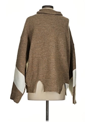 Aryeh Poncho (view 2)