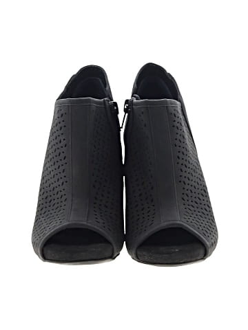 Giani Bernini Ankle Boots (view 2)
