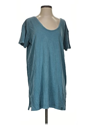 Victoria's Secret Short Sleeve T-Shirt (view 1)
