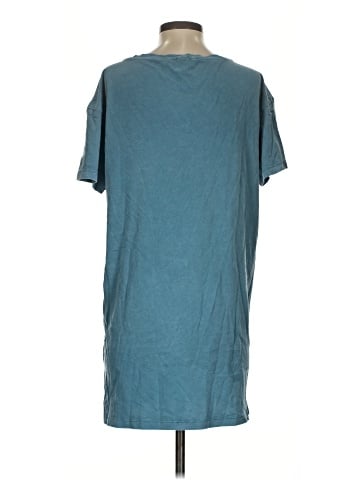 Victoria's Secret Short Sleeve T-Shirt (view 2)