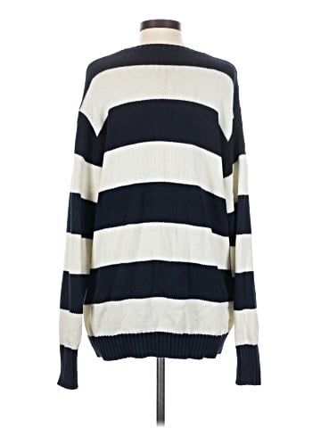 Brandy Melville Pullover Sweater (view 2)