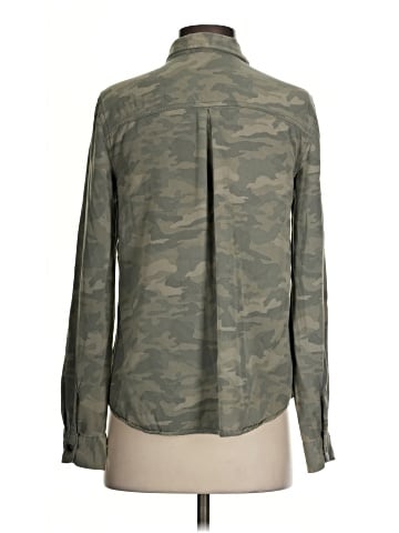 Maurices Long Sleeve Button-Down Shirt (view 2)