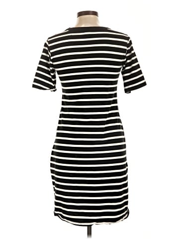 Old Navy Casual Dress (view 2)