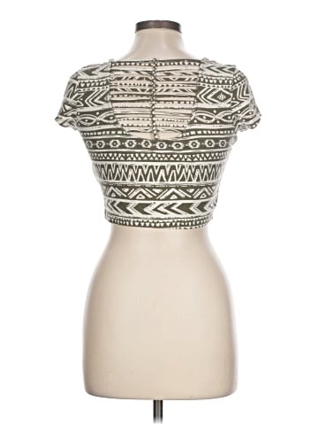 Charlotte Russe Short Sleeve T-Shirt (view 2)