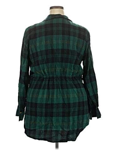 Lane Bryant Long Sleeve Button-Down Shirt (view 2)