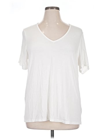 Old Navy Short Sleeve T-Shirt (view 1)