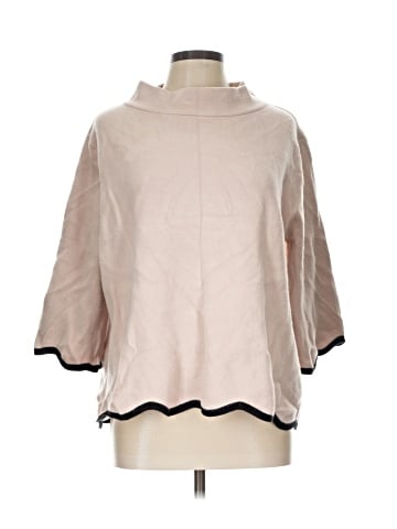 Rielle Poncho (view 1)
