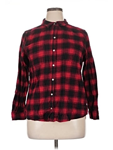 Croft & Barrow Long Sleeve Button-Down Shirt (view 1)