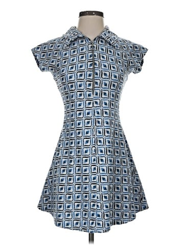 Urban Outfitters Casual Dress (view 1)