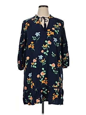 Crown & Ivy Casual Dress (view 1)