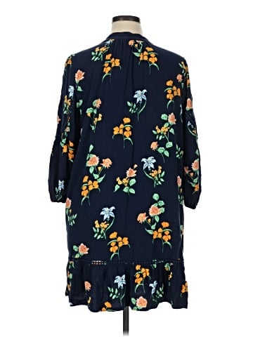 Crown & Ivy Casual Dress (view 2)